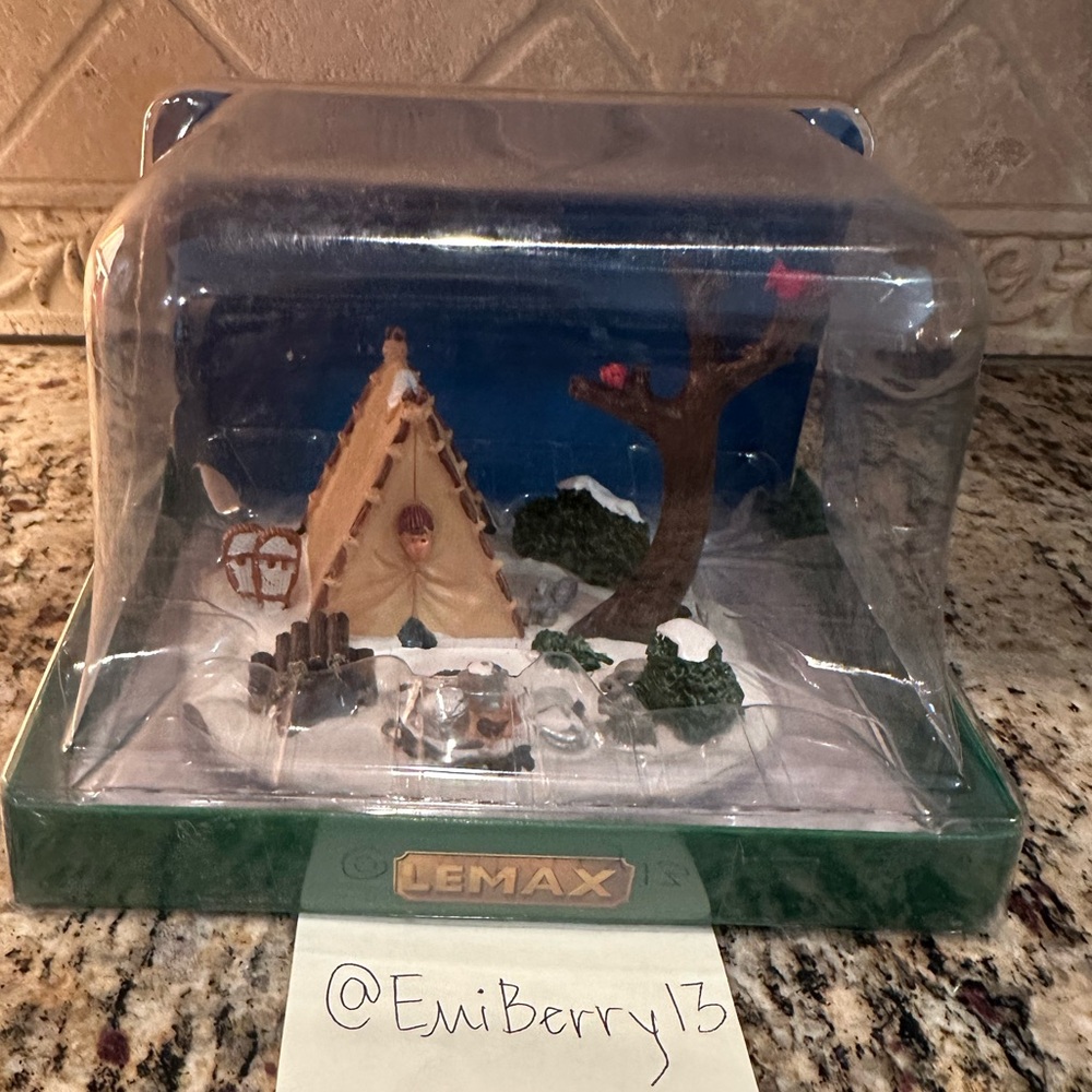 LEMAX Christmas Tent Scene – Village Accessory – Retired
“Winter Wake-up”